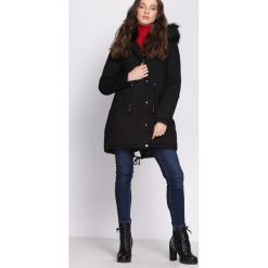 Czarna Kurtka Leaf Blade. Czarne kurtki damskie Born2be, na jesień, l, bez wzorów, bez kaptura. Za 349.99 zł.