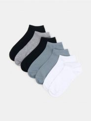 Bawełniane skarpetki 7 pack - wielobarwny. Skarpety męskie Sinsay, bez wzorów, z bawełny. Za 19.99 zł.