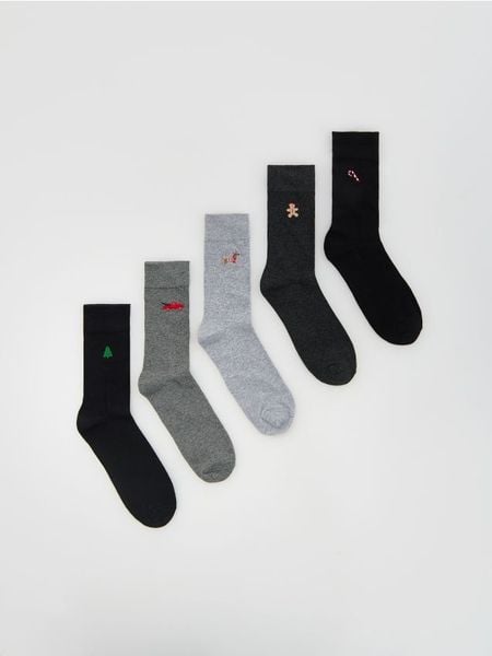 5 pack świątecznych skarpet - szary. Szare skarpety męskie Reserved, bez wzorów. Za 59.99 zł.