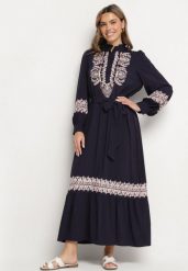 Granatowa Rozkloszowana Sukienka z Wiskozy w Stylu Boho ze Stójką i Haftem Kolionisea. Niebieskie sukienki damskie Born2be, na co dzień, m, bez wzorów, z wiskozy, boho, bez kołnierzyka, bez ramiączek, maxi, kopertowe. Za 259.99 zł.
