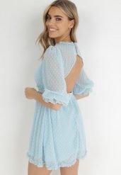 Jasnoniebieska Sukienka Taphionis. Niebieskie sukienki damskie Born2be, na imprezę, l, bez wzorów, z tkaniny, bez kołnierzyka, bez ramiączek, mini, kopertowe. Za 29.99 zł.