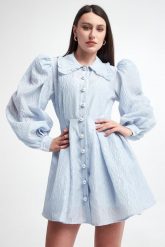 Sukienka z kołnierzykiem CUSTOMMADE. Sukienki damskie Custommade, xs, bez wzorów, bez kołnierzyka, bez ramiączek. W wyprzedaży za 900.47 zł.