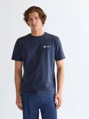 MESKA KOSZULKA WRANGLER GRAPHIC TEE NAVY 112377995. Niebieskie t-shirty męskie Wrangler, l, bez wzorów, bez kołnierzyka, bez ramiączek. Za 69.99 zł.