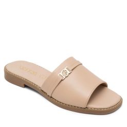 Klapki Lasocki. Brązowe klapki damskie Lasocki, bez wzorów, bez obcasa, bez zapięcia. Za 179.99 zł.