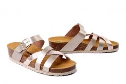 DR. BRINKMANN 700904-82 gold, klapki damskie. Żółte klapki damskie Dr. Brinkmann, na lato, bez wzorów, bez obcasa, na koturnie, bez zapięcia. Za 194.90 zł.