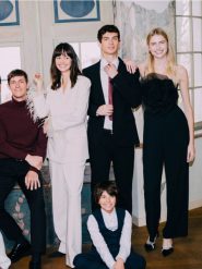 Marynarka slim fit - czarny. Czarne garnitury męskie Reserved, bez wzorów, z tkaniny. W wyprzedaży za 199.99 zł.
