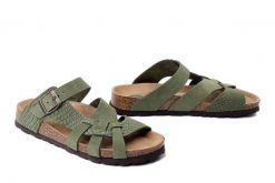 DR. BRINKMANN 701006-07 grun, klapki damskie. Zielone klapki damskie Dr. Brinkmann, na lato, bez wzorów, ze skóry, bez obcasa, bez zapięcia. Za 229.42 zł.