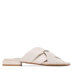 Klapki GINO ROSSI. Brązowe klapki damskie Gino Rossi, bez wzorów, bez obcasa, bez zapięcia. Za 279.99 zł.