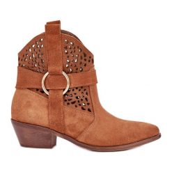 Zamszowe Botki Kowbojki Ażurowe Na Obcasie Zazoo 2994 Camel brązowe. Brązowe botki damskie w ażurowe wzory, z zamszu, eleganckie, ze szpiczastym noskiem, bez obcasa, na obcasie, bez zapięcia. Za 574.67 zł.