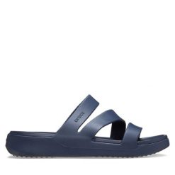 Klapki Crocs. Niebieskie klapki damskie Crocs, bez wzorów, bez obcasa, bez zapięcia. Za 159.99 zł.