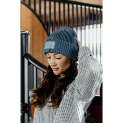 Czapka damska Kentucky Rubber. Niebieskie czapki damskie KENTUCKY HORSEWEAR, na zimę, bez wzorów, sportowe. Za 217.00 zł.