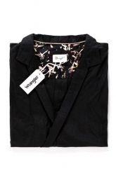 KOSZULA WRANGLER L/S WRAP SHIRT BLACK W5180BD01. Czarne koszule damskie Wrangler, l, bez wzorów, z asymetrycznym kołnierzem, bez ramiączek. W wyprzedaży za 69.99 zł.