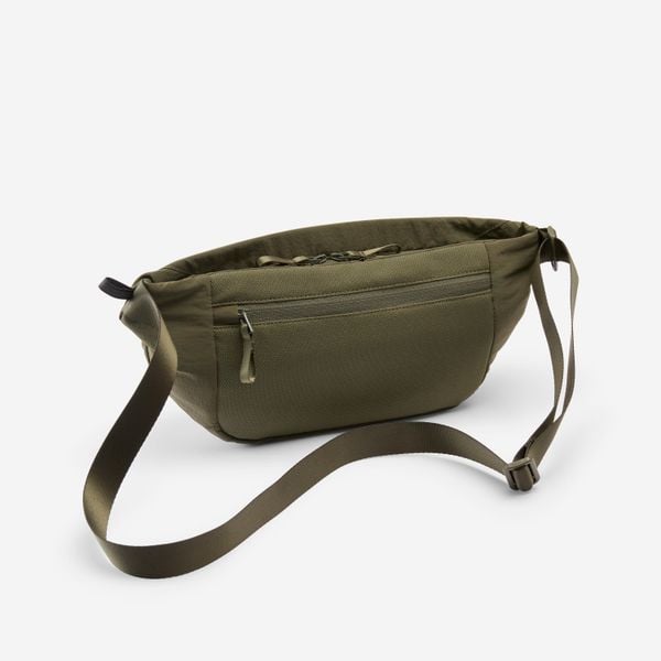 Torebka nerka Quechua XXL 5 l. Brązowe saszetki i nerki męskie Decathlon, bez wzorów. Za 79.99 zł.