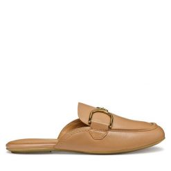 Klapki Geox. Brązowe klapki damskie Geox, bez wzorów, bez obcasa, bez zapięcia. Za 519.99 zł.