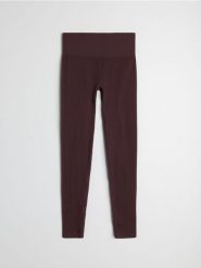 Prążkowane legginsy comfort - czerwony. Czerwone legginsy damskie Sinsay, bez wzorów, prążkowane. Za 39.99 zł.