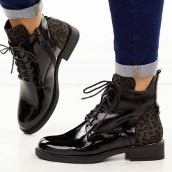 Czarne lakierowane botki damskie Vinceza 58610. Czarne botki damskie VINCEZA, na jesień, bez wzorów, z jeansu, eleganckie, z okrągłym noskiem, bez obcasa, na płaskiej podeszwie, bez zapięcia. Za 229.00 zł.