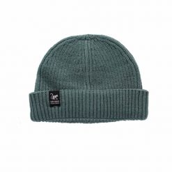 Czapka Docker – rozmiar uniwersalny – poliester z recyklingu (szałwiowa). Zielone czapki damskie SURF MONKEY, na zimę, bez wzorów, z materiału. Za 119.95 zł.