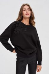Bluza z aplikacją czarna. Czarne bluzy damskie MOODO, l, z aplikacjami, z bawełny, bez ramiączek, bez kaptura. Za 139.99 zł.