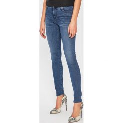 Armani Exchange - Jeansy J01. Niebieskie jeansy damskie Armani Exchange, bez wzorów, z bawełny. W wyprzedaży za 439.90 zł.