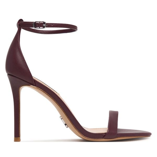 Sandały Steve Madden. Czerwone sandały damskie Steve Madden, bez wzorów, bez obcasa, na szpilce, bez zapięcia. Za 429.99 zł.