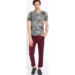 Review - Spodnie Chino. Fioletowe eleganckie spodnie męskie Review, bez wzorów, z bawełny. W wyprzedaży za 129.90 zł.