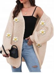 Modny sweter damski kardigan beżowy beige w kwiaty 3D uniwersalny. Brązowe kardigany damskie Pan i Pani Gadżet, uniwersalny, bez wzorów, bez kołnierzyka. Za 134.65 zł.