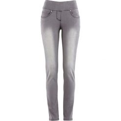 Dżinsy Straight, mid waist, super stretch, z wygodnym paskiem. Czarne jeansy damskie bonprix, bez wzorów, z jeansu. Za 114.99 zł.