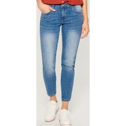 Jeansy skinny z haftem - Niebieski. Niebieskie jeansy damskie Mohito, bez wzorów, z jeansu. Za 119.99 zł.