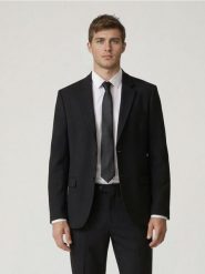 Marynarka regular z dodatkiem wiskozy - czarny. Czarne garnitury męskie Reserved, bez wzorów, z tkaniny. Za 359.99 zł.