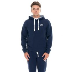 Bluza zimowa Herren z Kapuze zum Überziehen, mała Leone 1947 Logo. Niebieskie bluzy męskie LEONE 1947 APPAREL, na zimę, bez wzorów, z bawełny, sportowe, bez ramiączek, bez kaptura. Za 206.29 zł.