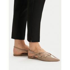 Baleriny Steve Madden. Brązowe balerinki damskie Steve Madden, bez wzorów, bez obcasa, bez zapięcia. Za 239.99 zł.