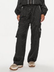 Liu Jo Spodnie materiałowe TA4078 TS788 Czarny Regular Fit. Czarne spodnie materiałowe damskie Liu Jo, bez wzorów, z materiału. Za 849.99 zł.