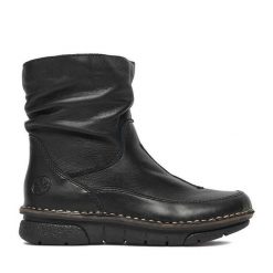 Botki Rieker. Czarne botki damskie Rieker, bez wzorów, bez obcasa, na płaskiej podeszwie, bez zapięcia. Za 429.99 zł.