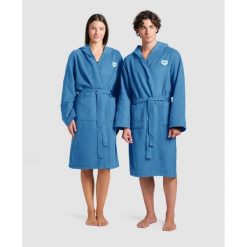 Szlafrok Arena Zeal. Niebieskie szlafroki damskie ARENA, m, bez wzorów, bez ramiączek, bez kaptura. Za 292.00 zł.