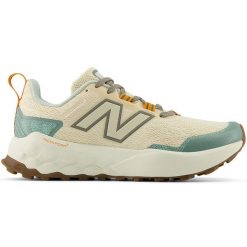 Buty damskie New Balance Fresh Foam Garoé v2 WTGAROG2 – beżowe. Brązowe obuwie sportowe damskie New Balance, bez wzorów, z materiału, bez zapięcia, do biegania. Za 529.99 zł.