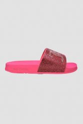 JUICY COUTURE Różowe klapki Donna Diamante Slider. Czerwone klapki damskie Juicy Couture, bez wzorów, bez obcasa, bez zapięcia. W wyprzedaży za 219.99 zł.