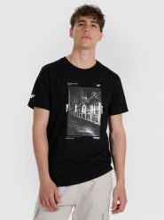 4F T-shirt regular z nadrukiem męski - czarny S. Czarne t-shirty męskie 4F, m, bez wzorów, z bawełny, bez kołnierzyka, bez ramiączek. Za 69.99 zł.