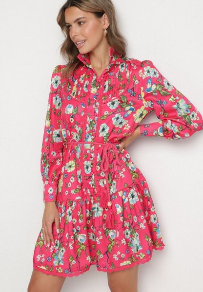 Fuksjowa Koszulowa Sukienka ze Stójką i Falbanką Madalyn. Czerwone sukienki damskie Born2be, m, bez wzorów, z koronki, bez kołnierzyka, bez ramiączek, koszulowe. Za 89.99 zł.