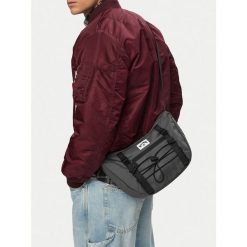 Torebka Billabong. Szare listonoszki damskie Billabong, bez wzorów, bez dodatków. Za 59.99 zł.