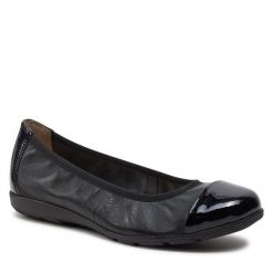 Baleriny Caprice. Czarne balerinki damskie Caprice, bez wzorów, bez obcasa, bez zapięcia. Za 179.99 zł.