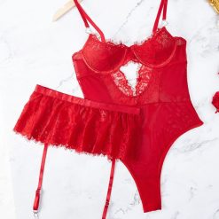 Body z koronką na wyjątkowe okazje Leny. Niebieskie body Intica, bez wzorów, z koronki. Za 169.00 zł.