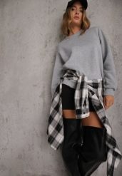 Jasnoszara Bluza Basic Ocieplana Polarem Kaianna. Szare bluzy damskie Renee, l, z aplikacjami, z jeansu, casualowe, bez ramiączek, bez kaptura. Za 59.99 zł.