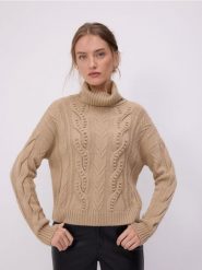 Sweter z golfem - beżowy. Brązowe swetry męskie Reserved, l, bez wzorów, z dzianiny, bez kołnierzyka, bez ramiączek. Za 139.99 zł.