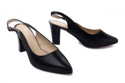 MARCO SHOES 0424P-101-021-1 czarny, czólenka damskie. Czarne czółenka damskie Marco Shoes, bez wzorów, ze skóry, bez obcasa, na obcasie, bez zapięcia. Za 124.95 zł.