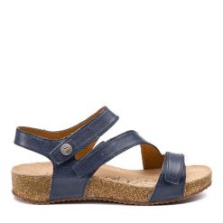 Sandały Josef Seibel. Niebieskie sandały damskie Josef Seibel, bez wzorów, bez obcasa, na płaskiej podeszwie, bez zapięcia. Za 279.99 zł.