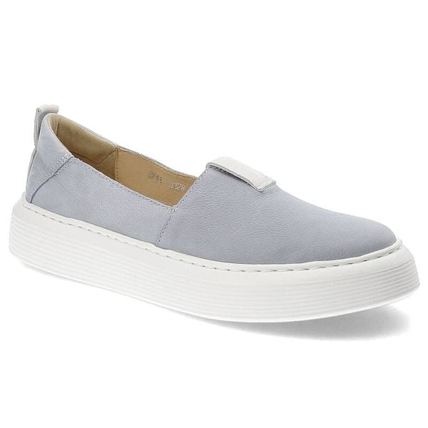 Niebieskie Półbuty Wasak Wygodne Obuwie Damskie. Niebieskie półbuty damskie Wasak, bez wzorów, z jeansu, eleganckie, bez obcasa, na platformie, bez zapięcia. Za 263.99 zł.