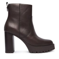 Botki PINKO. Brązowe botki damskie Pinko, bez wzorów, bez obcasa, na słupku, bez zapięcia. Za 1,399.00 zł.