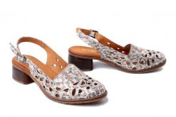 ARTIKER RELAKS 58C2114 beżowy, czółenka damskie. Brązowe czółenka damskie Artiker Relaks, na lato, bez wzorów, z gumy, bez obcasa, na obcasie, bez zapięcia. Za 274.90 zł.