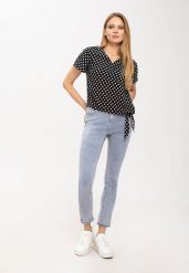 Jasnoniebieskie damskie jeansy Slim Fit, D-KELLY 33. Niebieskie jeansy damskie Volcano, na lato, bez wzorów, z bawełny, klasyczne. Za 149.99 zł.