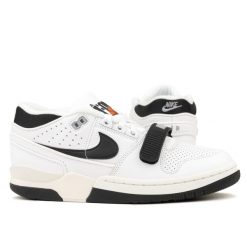 Buty męskie sportowe Nike AIR FORCE. Białe buty sportowe męskie Nike, bez wzorów, bez zapięcia, do koszykówki, Nike Air Force. W wyprzedaży za 419.00 zł.